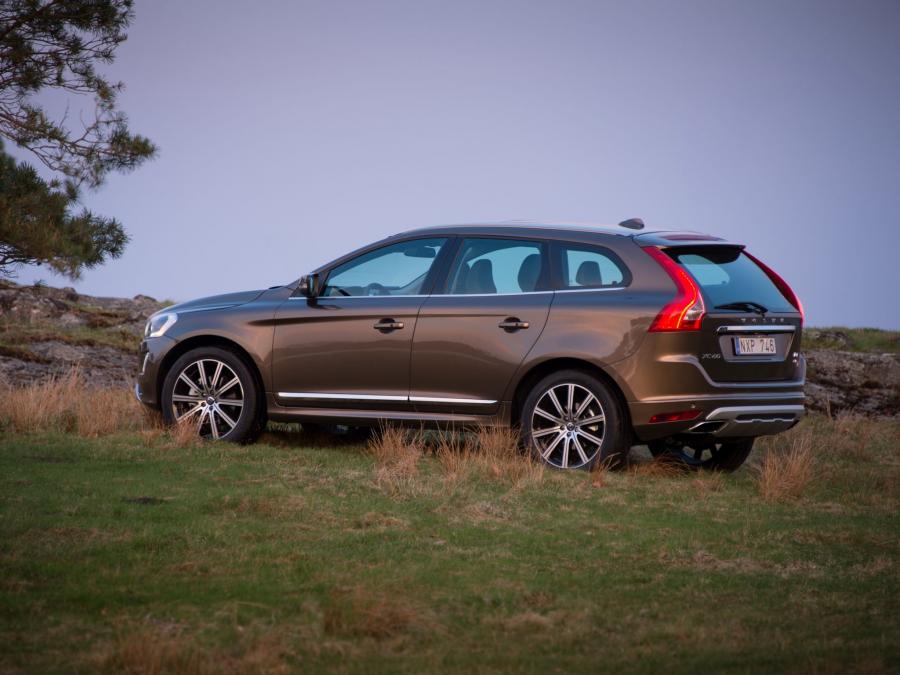  Volvo XC60 D4 2013 года  (фото 3 из 14)